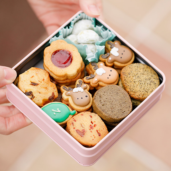 奈良店取扱い商品〈KUMI茶菓〉ならしかクッキー缶