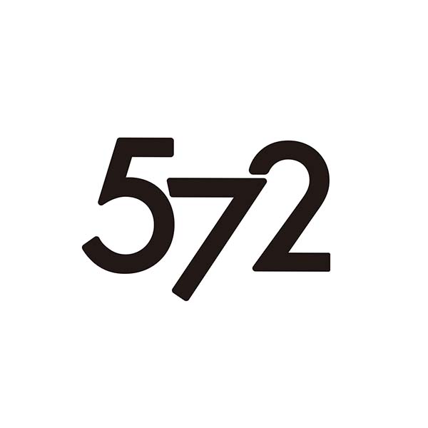 〈572〉スカルプシャンプーブラシ・デコ　（PETケース入）