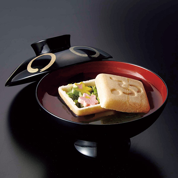 鯛茶漬け エメラルダス 8/10の朝メシは昨夜昆布締めにしておいた鯛を出汁茶漬けに。昨日