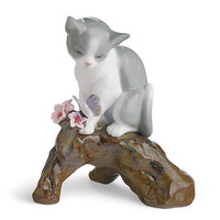 〈リヤドロ〉桜の咲く頃ー仔猫